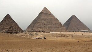 Egipto anuncia el descubrimiento de restos de una ciudad histórica del siglo IV a.C.