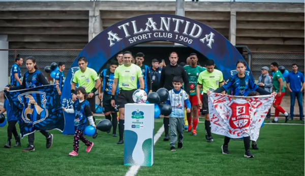 Versus / ¡Día histórico para Atlántida! Disputó su primer juego oficial en su nueva casa