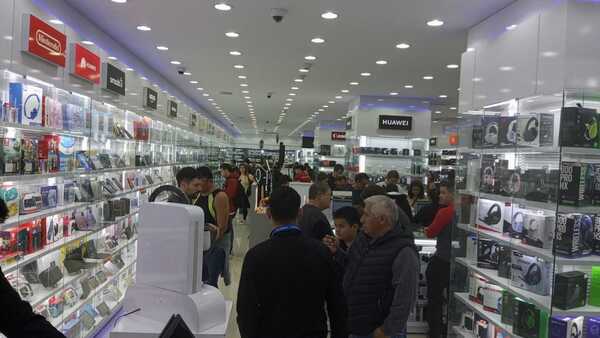 CDE vive jornadas de auge comercial con filas de hasta 3 km