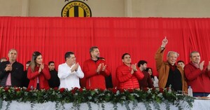 La plana mayor del cartismo desembarcó en Paraguarí para potenciar a Baruja como vice de Alliana