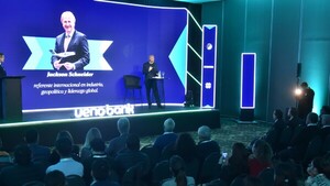 Brindis de ueno bank y Multimedios en el Sheraton