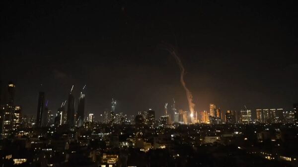 Irán lanza una nueva oleada de misiles contra Tel Aviv e Israel responde con bombardeos contra instalaciones nucleares - ADN Digital