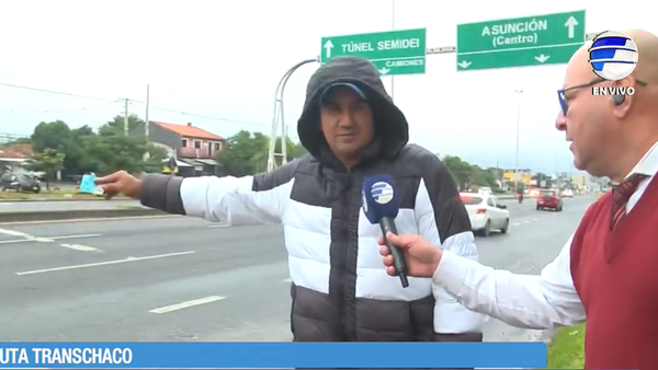 Video: Chofer ignora en vivo a pasajero que esperaba el bus desde hacía dos horas y causa indignación