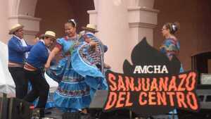 Festejos de San Juan aplacan el frío con cálidas propuestas en el centro de Asunción