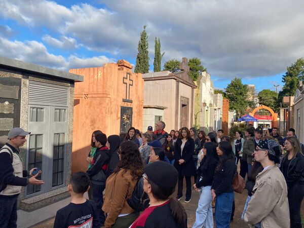 Encarnación revive su historia a través de "La Necrópolis"