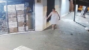 Nivel de envidia: le tiró payé a su vecina para destruir su negocio