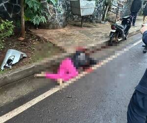 Niña muere tras caer de una moto y golpear la cabeza contra el cordón