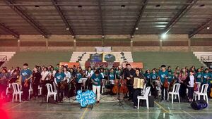 Puerto Casado vibró al ritmo de la música con la orquesta regional Sonidos de la Tierra