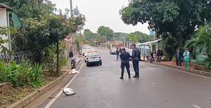 Niña de 12 años muere al caer de moto tras roce con otro carro