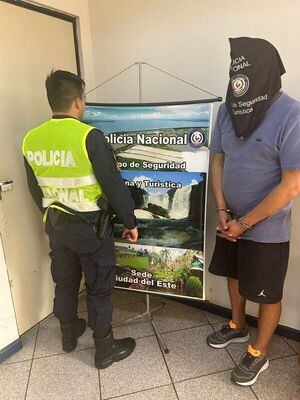 CDE: Turista robó cámara, volvió semanas después y cayó con documento falso - ADN Digital