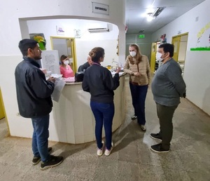 Barán visita el Hospital de San Ignacio y escucha a pacientes y personal