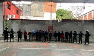 Portaban armas de fuego sin documentos: Ocho personas quedaron presas en la Chaca