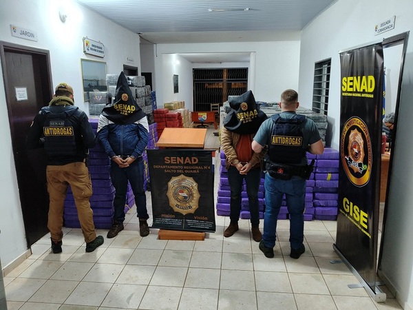Fiscalía imputa a dos detenidos con más de 13 toneladas de marihuana