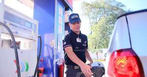 La Nación / Petropar cuenta con stock para mantener el precio de los combustibles, dice titular del MIC