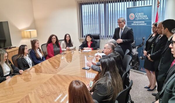 Ministra Llanes realizó jornada de gobierno en Saltos del Guairá