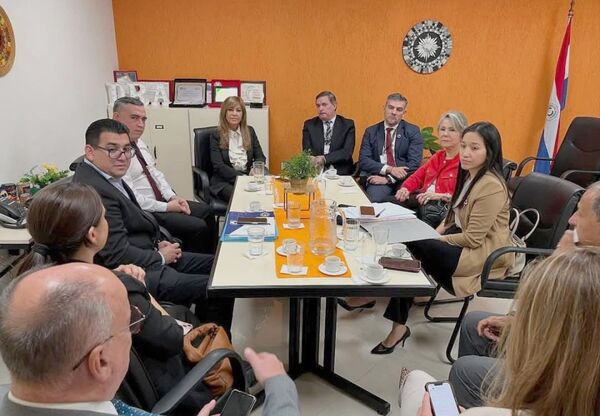 Nuevo Consejo Directivo del Colegio de Escribanos se reunió con autoridades de la DRA