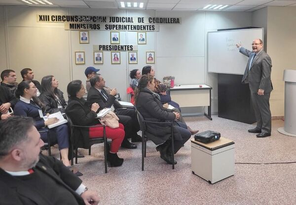 Prosigue Diplomado Especializado en el Fuero Civil y Comercial en Caacupé