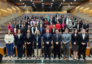 Ministro Martínez Simón disertó sobre vicios de los actos jurídicos en Alto Paraná