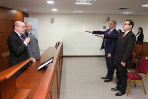Presidente Diesel y ministro Benítez Riera tomaron juramento a nuevo camarista y agente fiscal