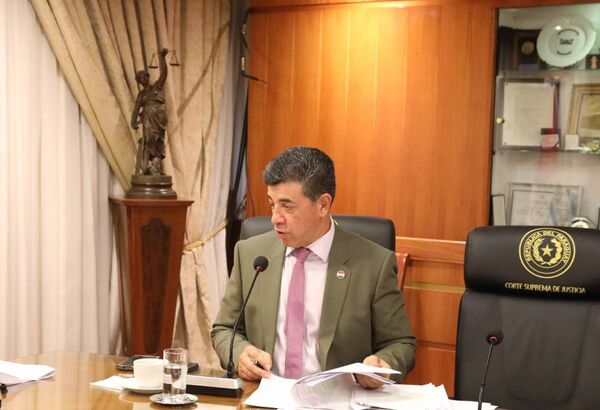 Ministro Ríos anunció en la sesión plenaria un encuentro académico sobre Derecho Constitucional