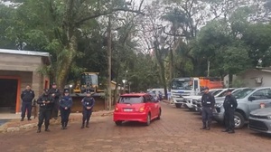 CDE: intervención municipal arranca bajo custodia policial