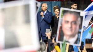 El hijo del sah de Persia se propone para liderar una transición pacífica y democrática en Irán