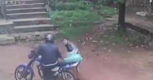 La Nación / Roban a un cobrador en el Bañado Sur mientras aguardaba a un cliente
