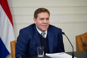 «Petropar va a ajustar si necesita ajustar, en números estamos revisando»