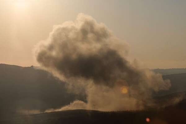 Israel lanza una oleada de bombardeos contra presuntos objetivos de Hizbulá en el Líbano - Mundo - ABC Color