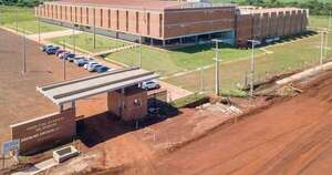 La Nación / Ministra de Salud visitó el Hospital General del Sur y constató instalación del 90 % de los equipamientos