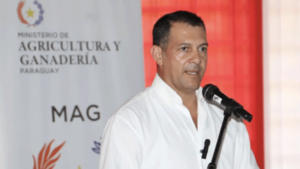 Denuncian a ministro Giménez por desvío millonario