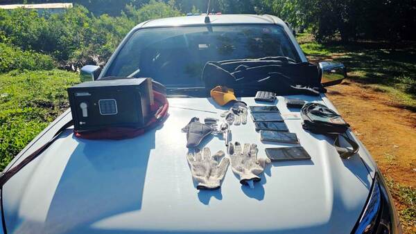 Recuperan caja fuerte tras asalto y persecución de película •