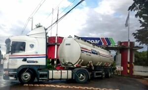 Petropar tiene stock para tres meses, afirma ministro