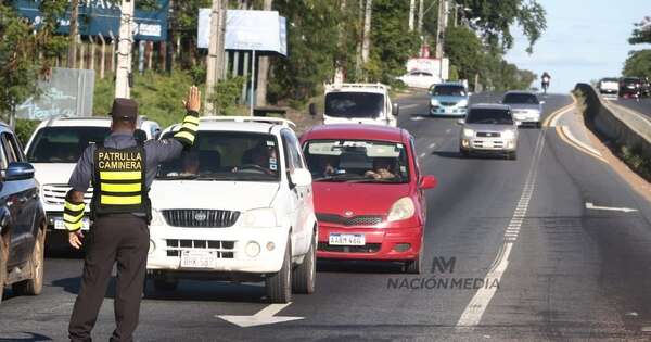 La Nación / Multarán a conductores que tengan habilitación vencida desde el 1 de julio