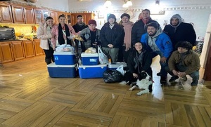 “Noches Solidarias” Jóvenes recorren las calles para asistir a personas en situación de calle ante el frío - OviedoPress