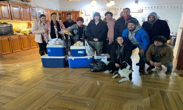 “Noches Solidarias” Jóvenes recorren las calles para asistir a personas en situación de calle ante el frío - OviedoPress