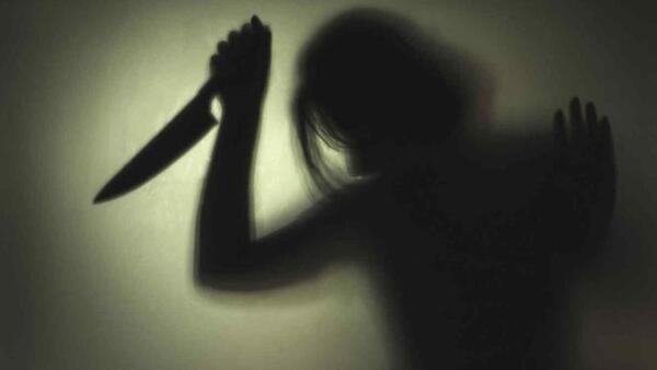 Discusión fatal de una pareja: Una joven apuñaló a su novio en el cuello