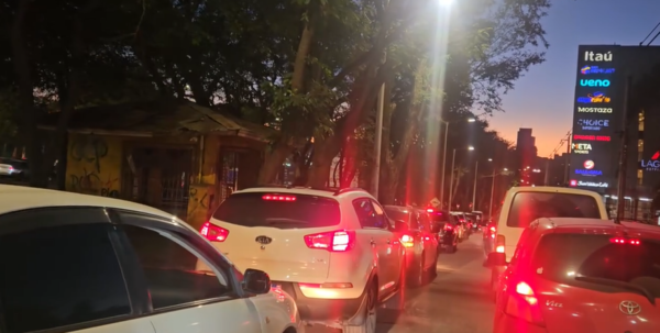 Caos vial en Ciudad del Este: señalan al tío de Prieto por retirada de agentes - ADN Digital
