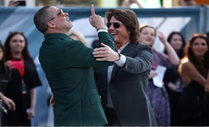 Reencuentro de leyendas, Tom Cruise y Brad Pitt, una noche inolvidable en Londres - OviedoPress