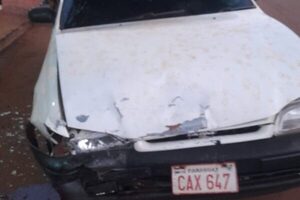 Accidente frente a supermercado deja lesionados