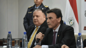 Carlos Pereira inicia intervención en Asunción