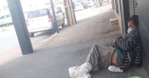 La Nación / Jóvenes entregan comida y abrigos a personas en situación de calle