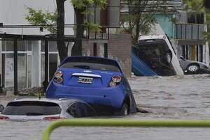 Milei veta la ley de emergencia para Bahía Blanca y otras zonas inundadas - Mundo - ABC Color