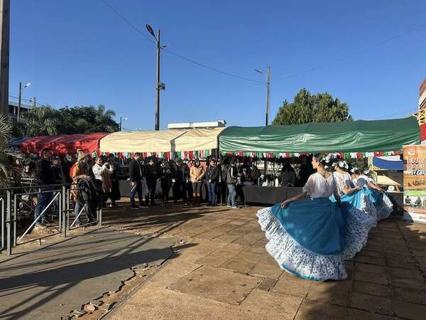 Comidas típicas de la fiesta de San Juan Ára para combatir el frío en Encarnación - Nacionales - ABC Color