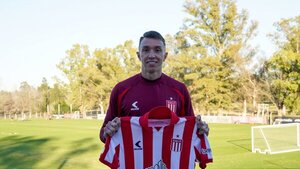 El rival de Cerro ya presentó a Fernando Muslera