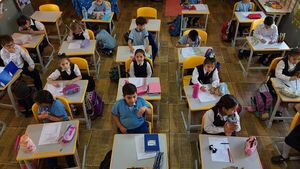 El 67 % de los mobiliarios escolares entregados por Itaipú fueron destinados a instituciones del departamento Central - ADN Digital
