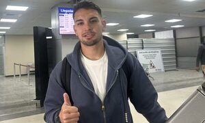 ¡Fabrizio Peralta ya llegó a Paraguay para volver a jugar en Cerro!