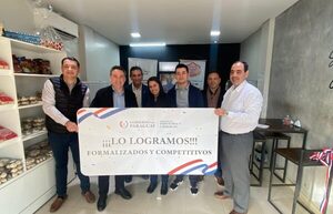 Emprendimiento franqueño recibe bienes no reembolsables - La Clave