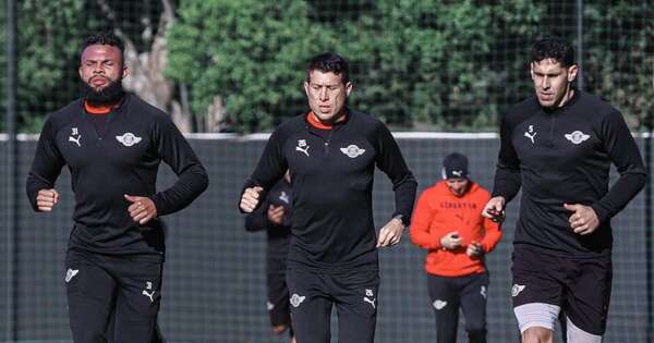 La Nación / Espera decisión a oferta por Carrizo