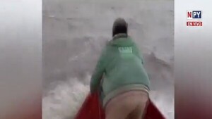 Rescatan a cinco personas tras volcar embarcación en el río Paraguay